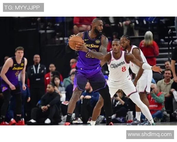 球迷炸锅：全明星这一行为引热议！